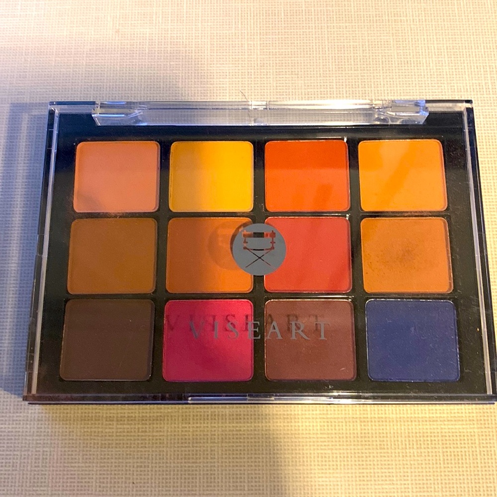 Viseart Neutral Matte eyeshadow palette. Milieu